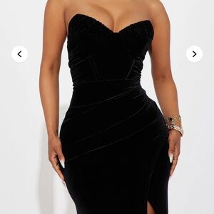 Elegant Black Velvet Strapless Evening Dress